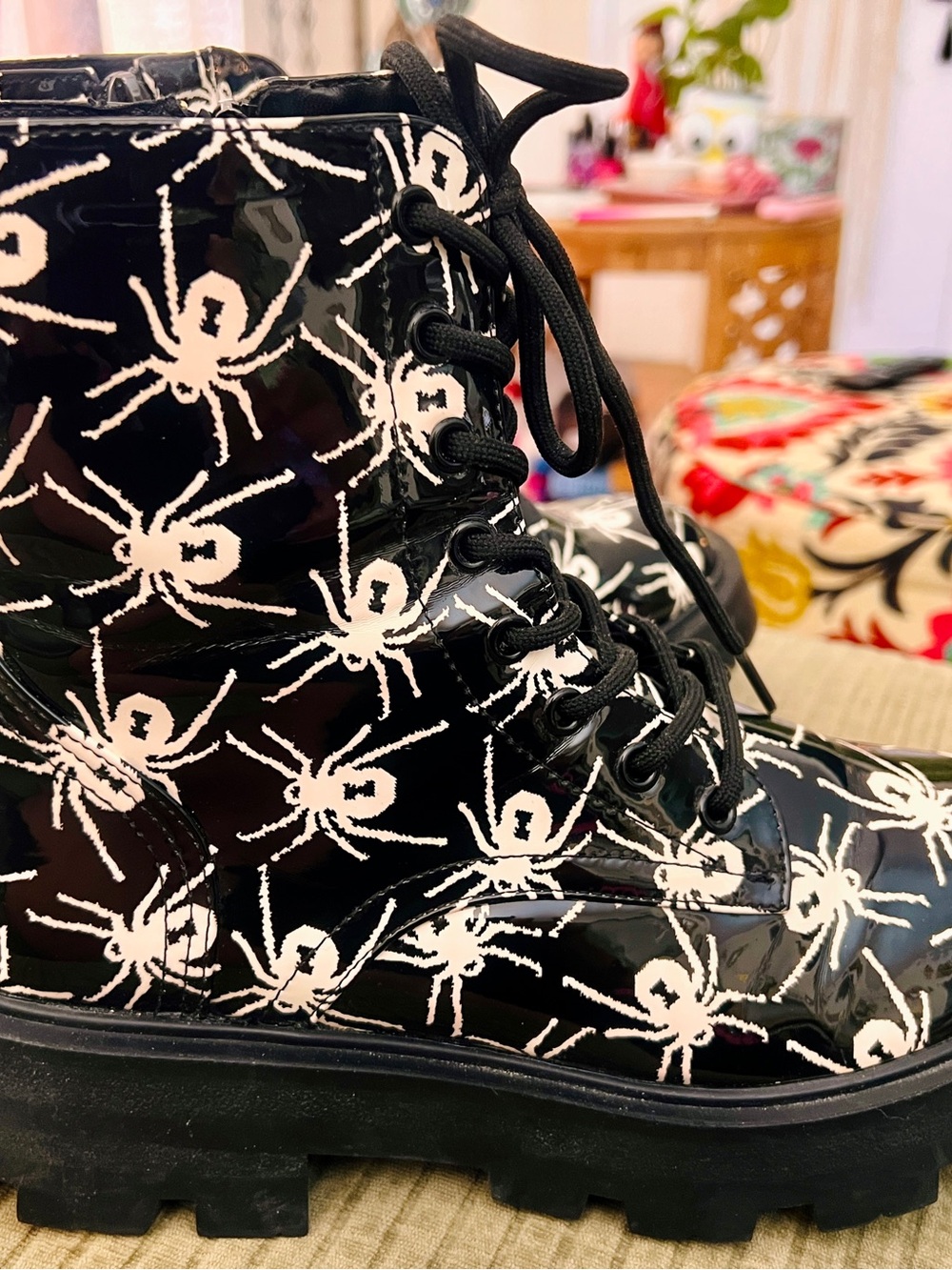 Betsey Johnson Black Spider Print Combat Boots Size 10 New! - Picture 2 of 10